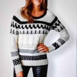 American Eagle Outfitters Black and White Crew Neck Sweater